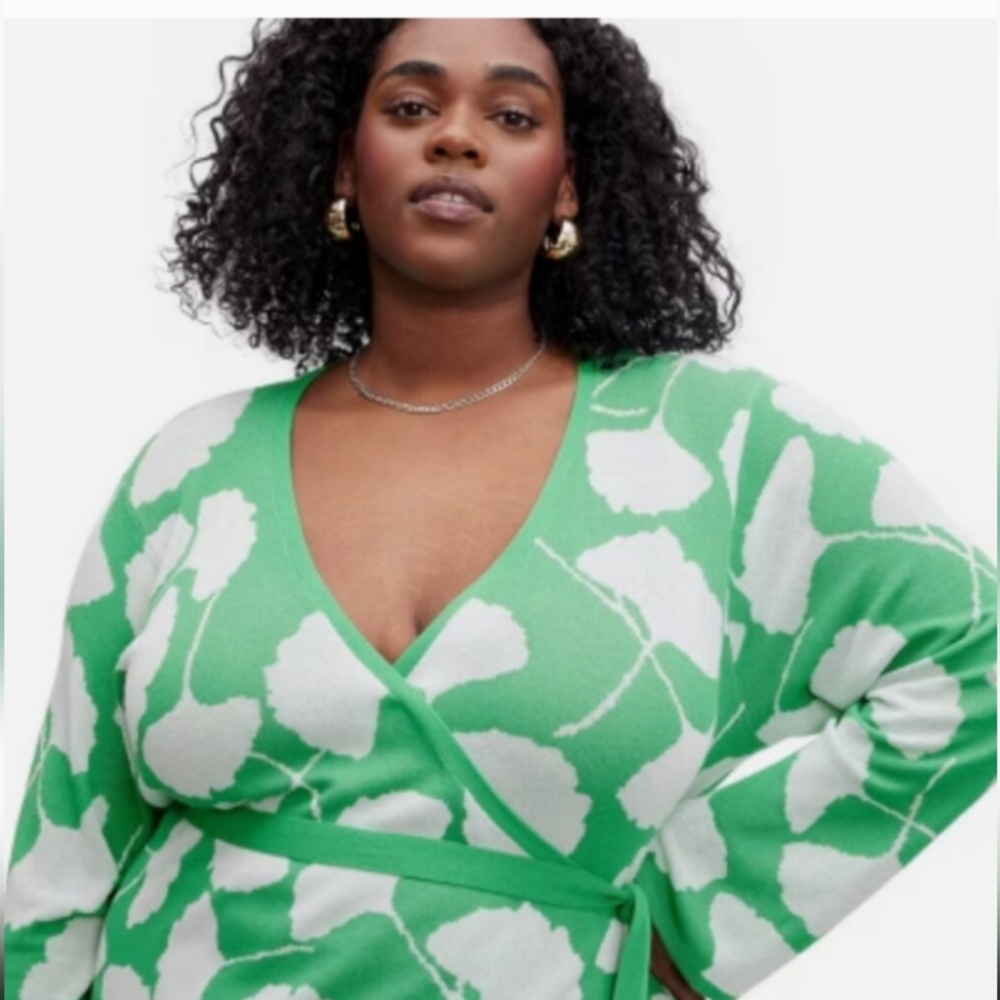 DVF V-Neck Ginkgo Leaf White & Green Long-Sleeve Wrap Sweater, Sz S NWT - Picture 4 of 16